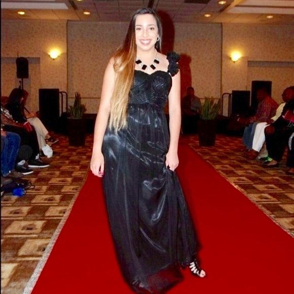 👑Black Chiffon Evening Gown - Medium (Clearance) - Picture 3 of 6